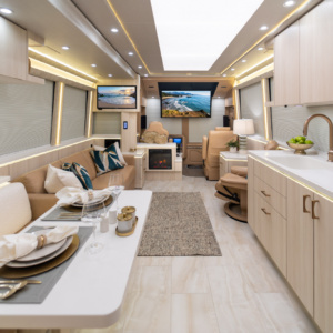 10 Things to Consider When Choosing a Luxury Coach